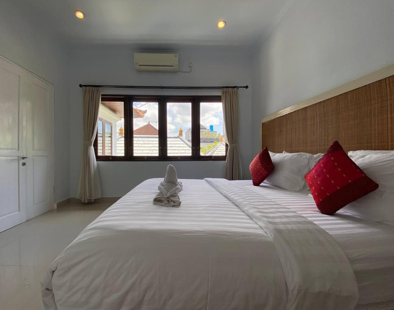 Mayu Dedaries * Seminyak (Bali)